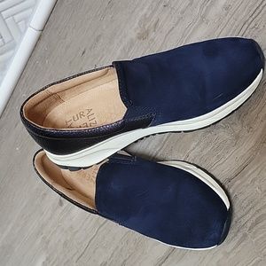 Naturalizer size 5.5 casual sneakers